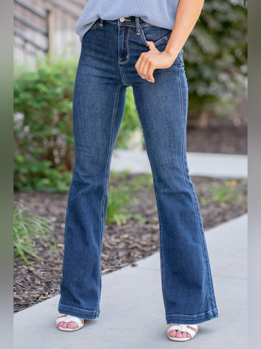 Judy Blue Sunset Stroll High Rise Side Seam Flare Women’s Size 3 / 26